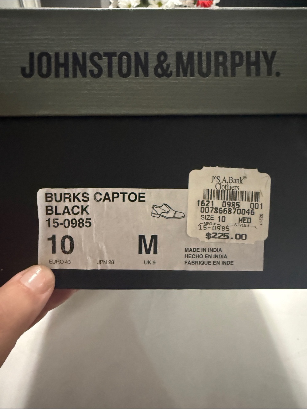 Johnston & Murphy Black Men’s Burks Captoe Box Label